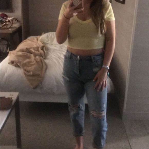 Pacsun - Me to We cropped t-shirt - Picture 2 of 3